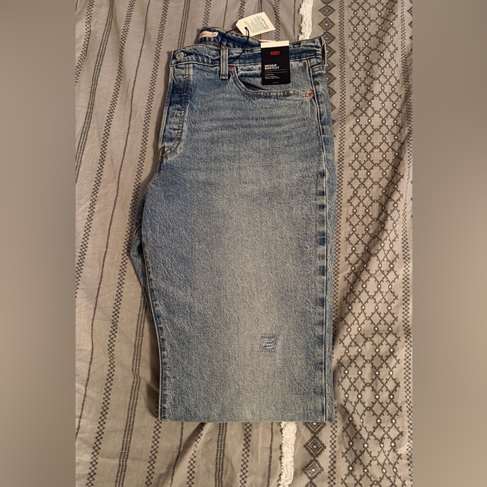 Levi’s Premium Wedge Boot Jeans 👖 - Picture 13 of 13